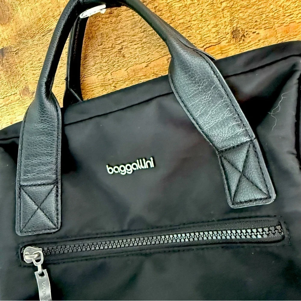 Baggallini Soho Backpack - Picture 5 of 13